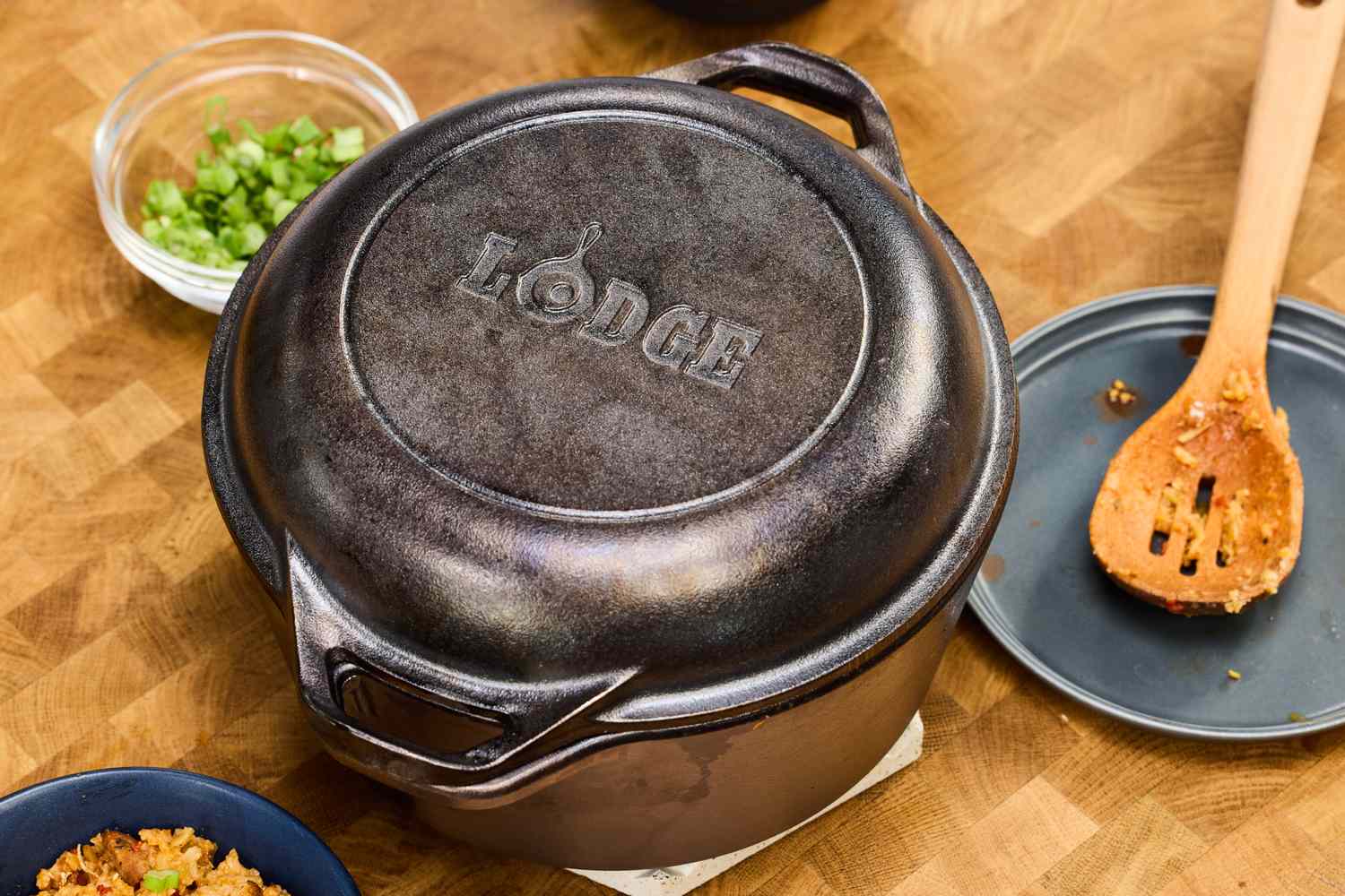 Best Dutch Oven 2026: Cast Iron vs. Enameled Picks