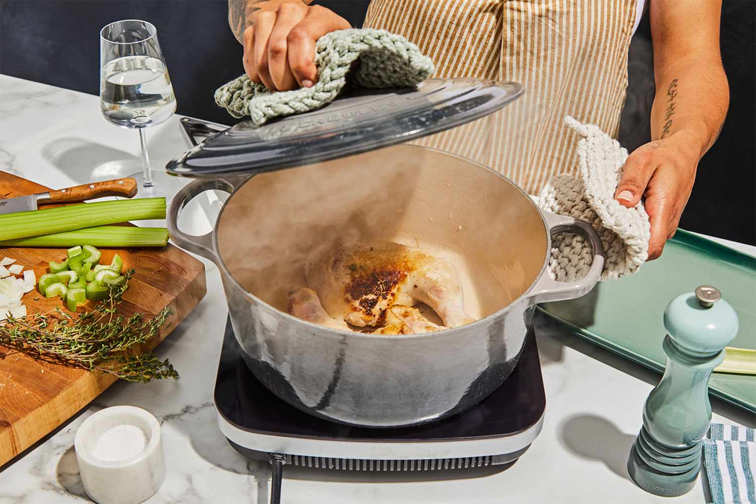 Best Dutch Oven 2026: Cast Iron vs. Enameled Comparison